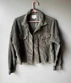 American Eagle Olive Corduroy Cropped Shacket Jacket Raw Hem Women’s Small thumbnail 1