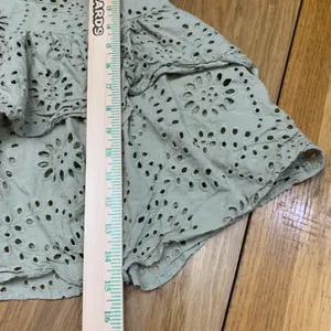 EXPRESS Eyelet Ruffle Mini Skirt Olive Green‎ Womens Size 0 Boho Flounce Tiered thumbnail 4