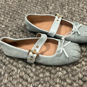 “C” Branded Light Blue Mary Jane Flats with Bow Size 38 thumbnail 3