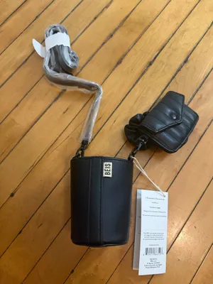 NWT BEIS the Koozie Sling in black thumbnail 6