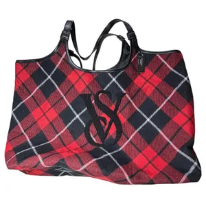 Victoria's Secret Plaid Overnight Bag Red Black Travel Weekender‎ Large Handbag thumbnail 1