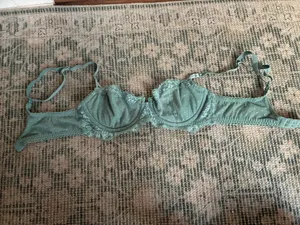 Victoria's Secret Bra thumbnail 2