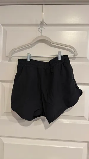 Vuori Shorts Women’s thumbnail 2