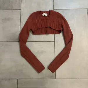 Abercrombie and Fitch Ribknit Shrug in Red thumbnail 2