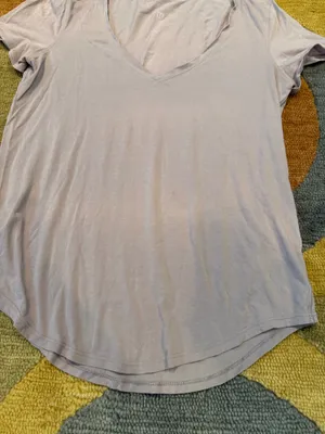 Lululemon Love V Neck Tee Shirt Short Sleeves Pima Cotton Grey Women’s Size 8 thumbnail 2
