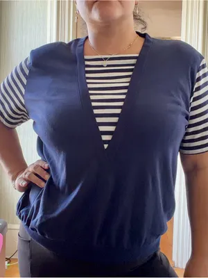 Navy V thumbnail 1