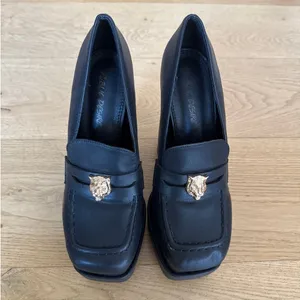 Public Desire - Effy Platform Oxford Shoes in Black & Gold thumbnail 2