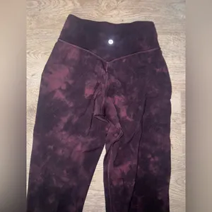 Lululemon Align High-Rise Joggers in the Diamond Dye Cassis Black colorway thumbnail 3