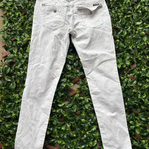 White Straight-Leg MISS ME Jeans thumbnail 3