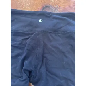Lululemon Cropped Leggings Size 4 Black thumbnail 6