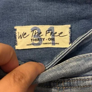 We The Free FP Blue Denim Pull On Venice Flare Jeans Size Large 31 thumbnail 3