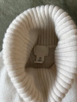 Sweater thumbnail 2