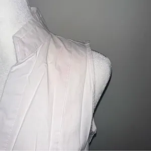 White House Black Market: Women's White Sleeveless Top thumbnail 4