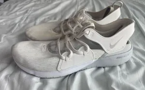 Nike Tennis Shoes thumbnail 3