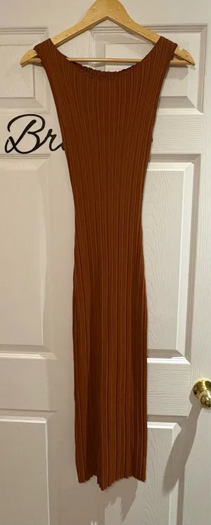 Boutique dress thumbnail 1