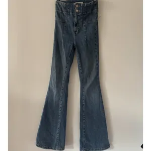 Free People x We The Free Jayde Flare Denim Jeans Size 26 thumbnail 2