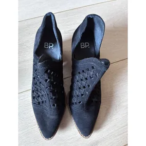 BP Black Woven Laser Cut Ankle Booties Pointed Toe Block Heel Size 5M thumbnail 7