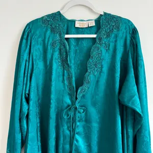 Y2K Victoria’s Secret Robe Floral Embroidered Beaded Size M/Large Teal Blue VTG thumbnail 3