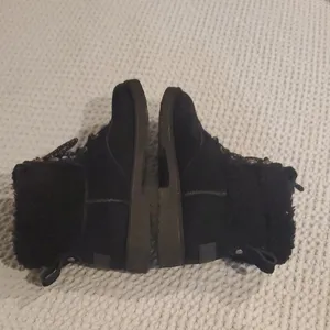 UGG Black Ankle Boots with Fur Lining (23) thumbnail 4