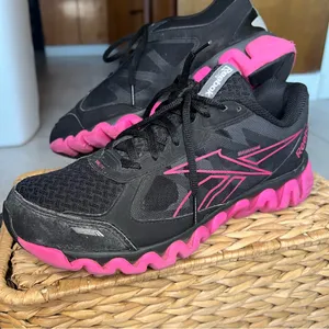 Reebok ZigLite Womens Black And Pink‎ Athletic Running Shoes Sz 9.5 us thumbnail 2