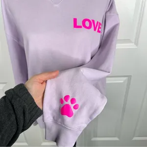 Sz L Wildfox Lavender “Dogs Love Me” Graphic Crewneck Sweatshirt NWT $108 MSRP thumbnail 5