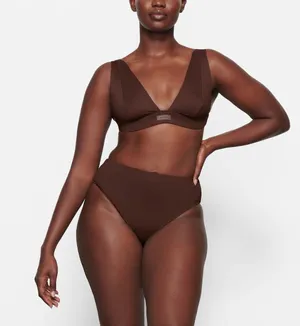 SKIMS SIGNATURE SWIM PLUNGE BIKINI TOP Large Cocoa NWT thumbnail 1
