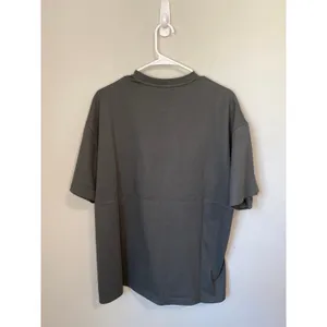 New White Fox Offstage Oversized Tee Shadow Size S/M thumbnail 3