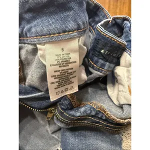 Aeropostale High Waisted Midi Blue Denim Jean Shorts Cuffed Size 6 Distressed thumbnail 3