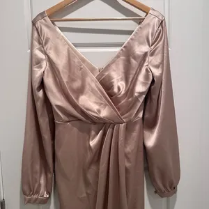 Revelry Vera Satin Bridesmaid Dress Long Sleeve Champagne Taupe Sz 8 Formal Gown thumbnail 5