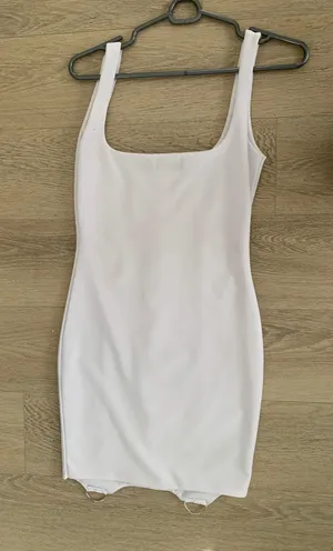 Pretty Little Thing White Bodycon mini Dress thumbnail 2
