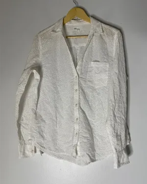Gap White Collar‎ V Neck Button down Eyelet Top Large thumbnail 1