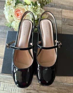 Tahari sandal thumbnail 1