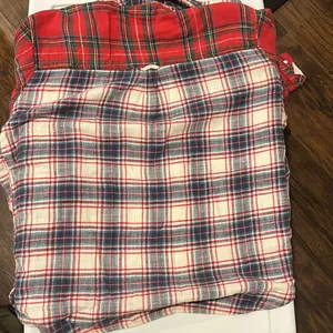 American Eagle Red & White Pattern Flannel Button Up • Small • Colorblock Plaid thumbnail 3
