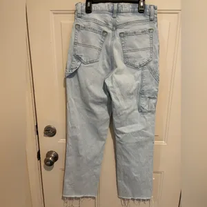Abercrombie & Fitch The 90s Straight Ultra High Rise size 27 (4) very light wash thumbnail 4