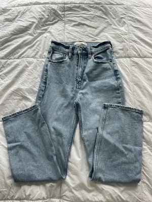 Abercrombie Ankle Straight High-rise Jeans thumbnail 1