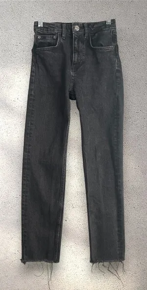 ZARA High Rise Straight Leg Jeans Women’s 0 Black Denim Raw Hem Y2K Dark Grunge thumbnail 1