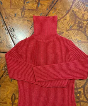 Red Turtleneck Sweater Size M thumbnail 3