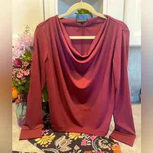 Banana Republic Women's Dark Burgundy Crew Neck Blouse Size S thumbnail 3