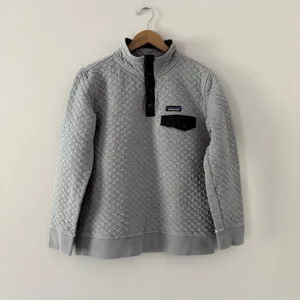 Patagonia Women's Pullover Organic Cotton Quilt Snap-T Grey Medium thumbnail 2