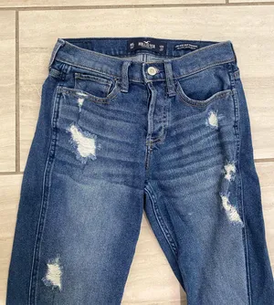 Hollister Low Rise Distressed Boyfriend Jeans thumbnail 6
