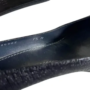 Stuart Weitzman Black Curvia Textured Pointed Toe Heeled Pumps Size 7.5M thumbnail 8