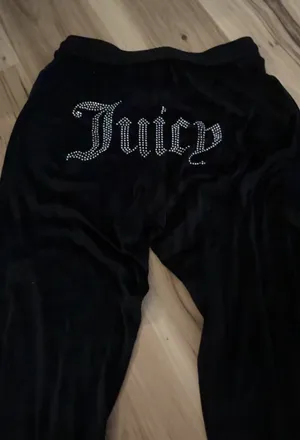 Juicy Couture Pants thumbnail 1