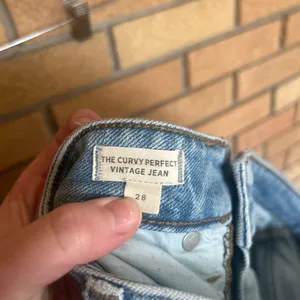 Madewell The Curvy Perfect Vintage Jean in Coffey Wash: Worn-In Edition Size 28 thumbnail 8