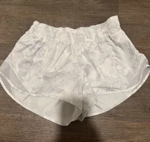 Lululemon Shorts Hotty Hot 2.5" thumbnail 1