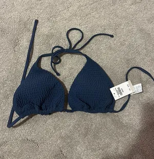 Hollister bathing suit top thumbnail 1
