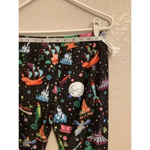 NWT Disney Parks World Icons Epcot Animal and Magic Kingdom Leggings M thumbnail 5