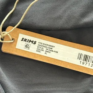 Skims Fits Everybody Cropped Cami Onyx Size XL thumbnail 6