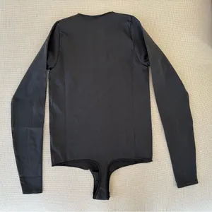SKIMS Essential Crew Neck Long Sleeve Bodysuit thumbnail 7
