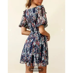 Selfie Leslie Here comes the sun cherub puff sleeve sweetheart neckline blue floral dress size thumbnail 2