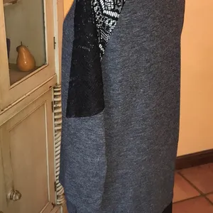Old Navy 2 tops Medium thumbnail 4